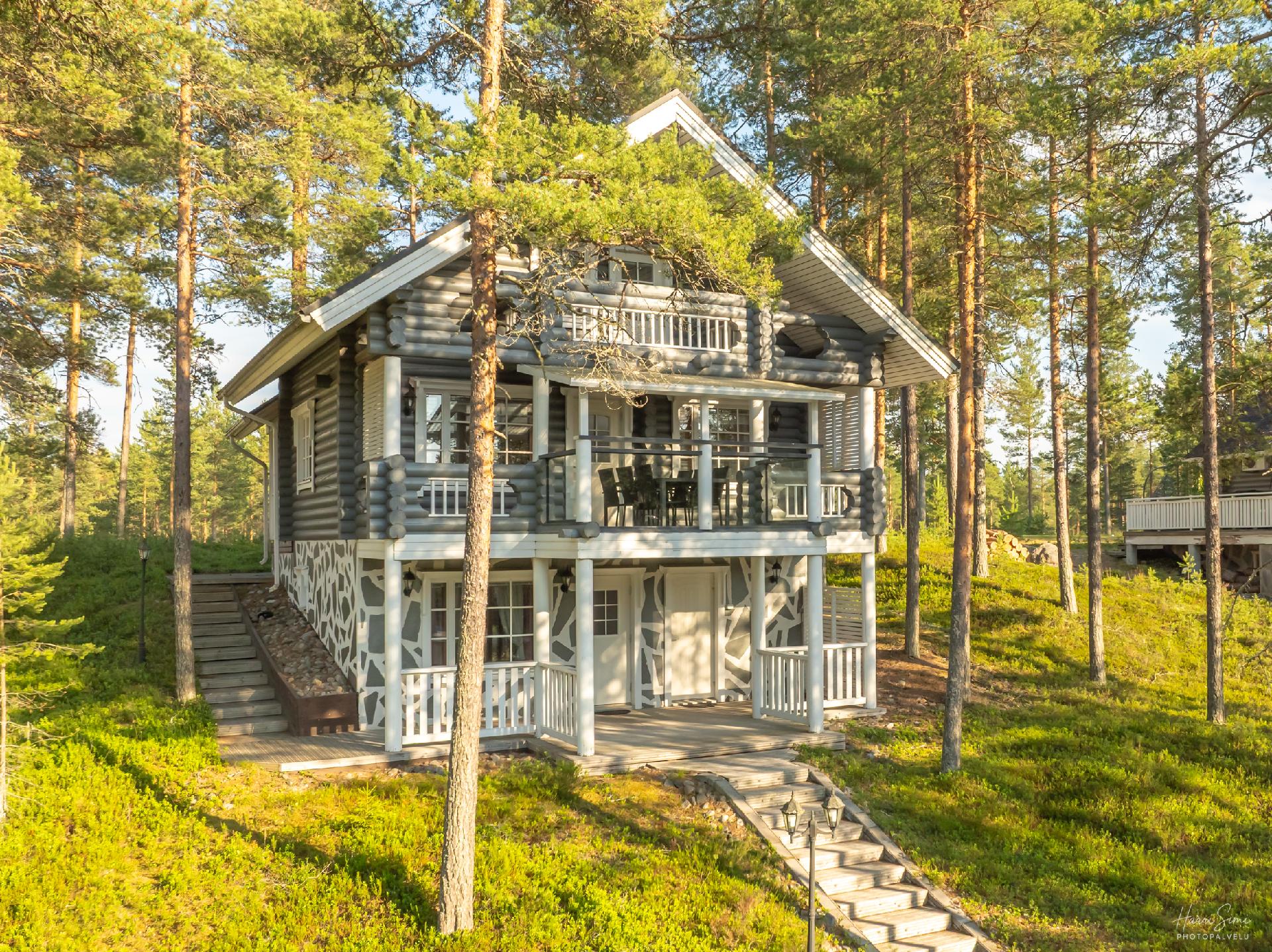 2,5 kerroksinen loma-asunto Golfpuistossa