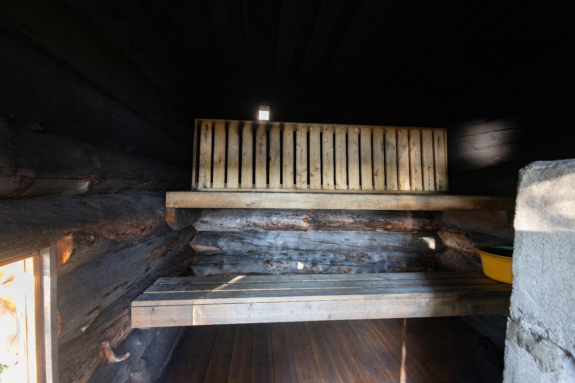 Tunnelmallinen savusauna