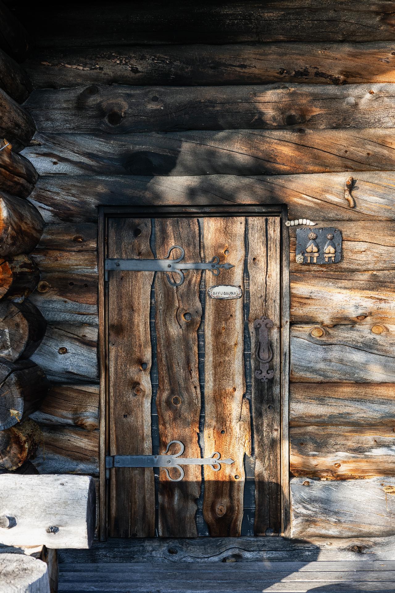 Ovi savusaunaan