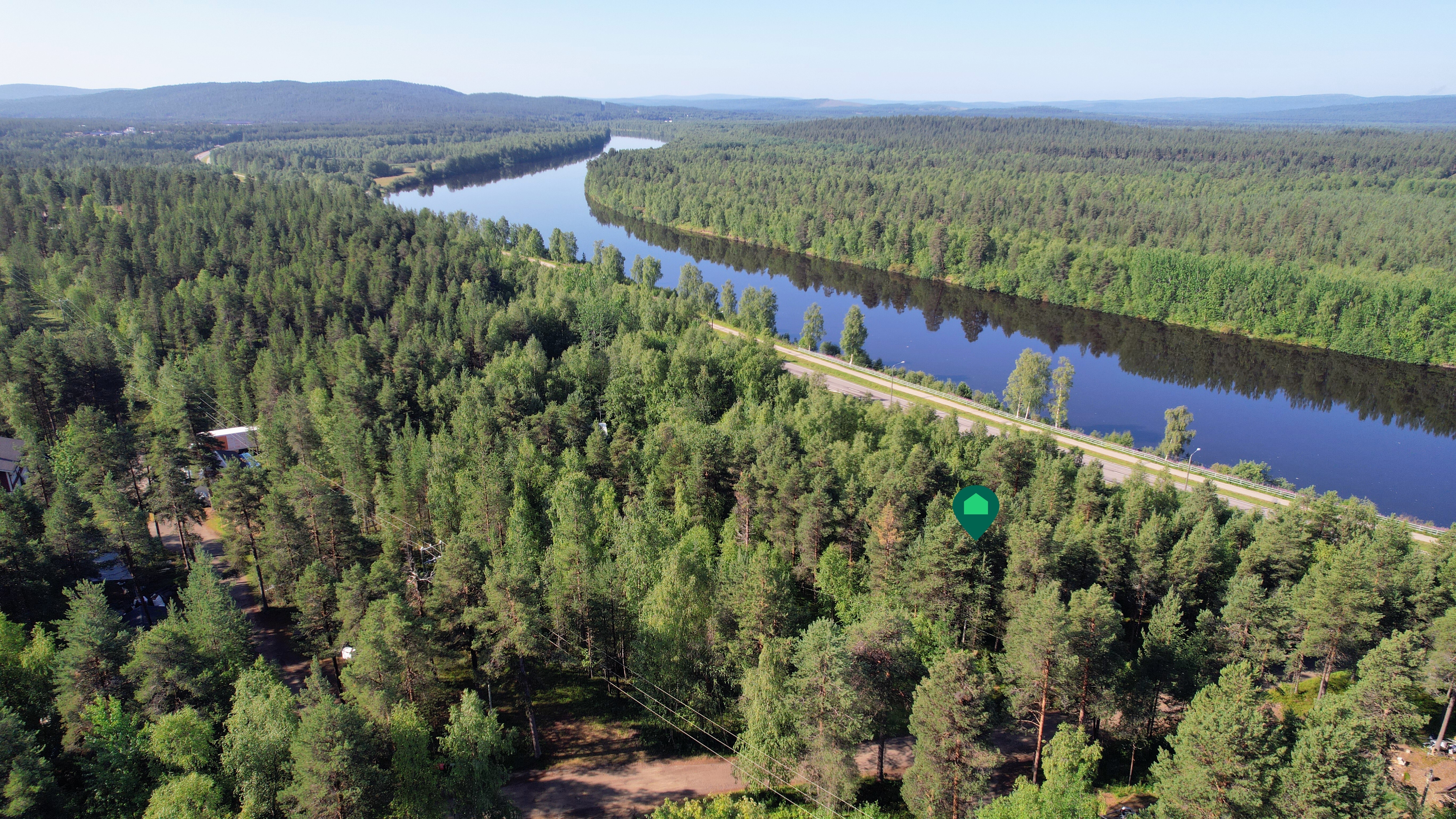 Eemintie 10, näkymät etelän suuntaan