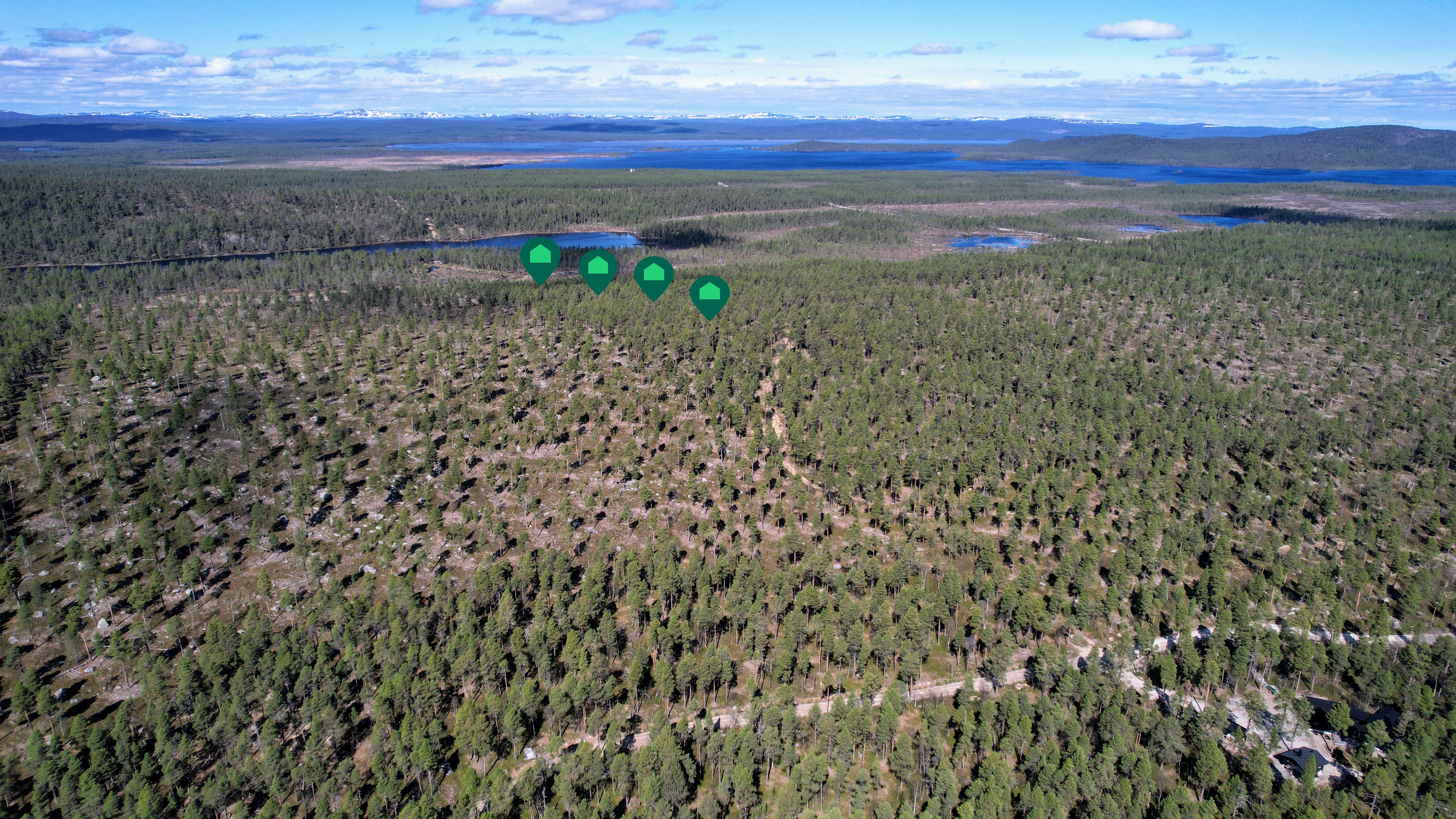 Neljä omakotitalotonttia Konesvaaran rinteessä