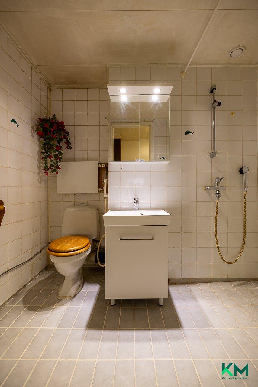 Karviaistie 14, Malmi, Helsinki