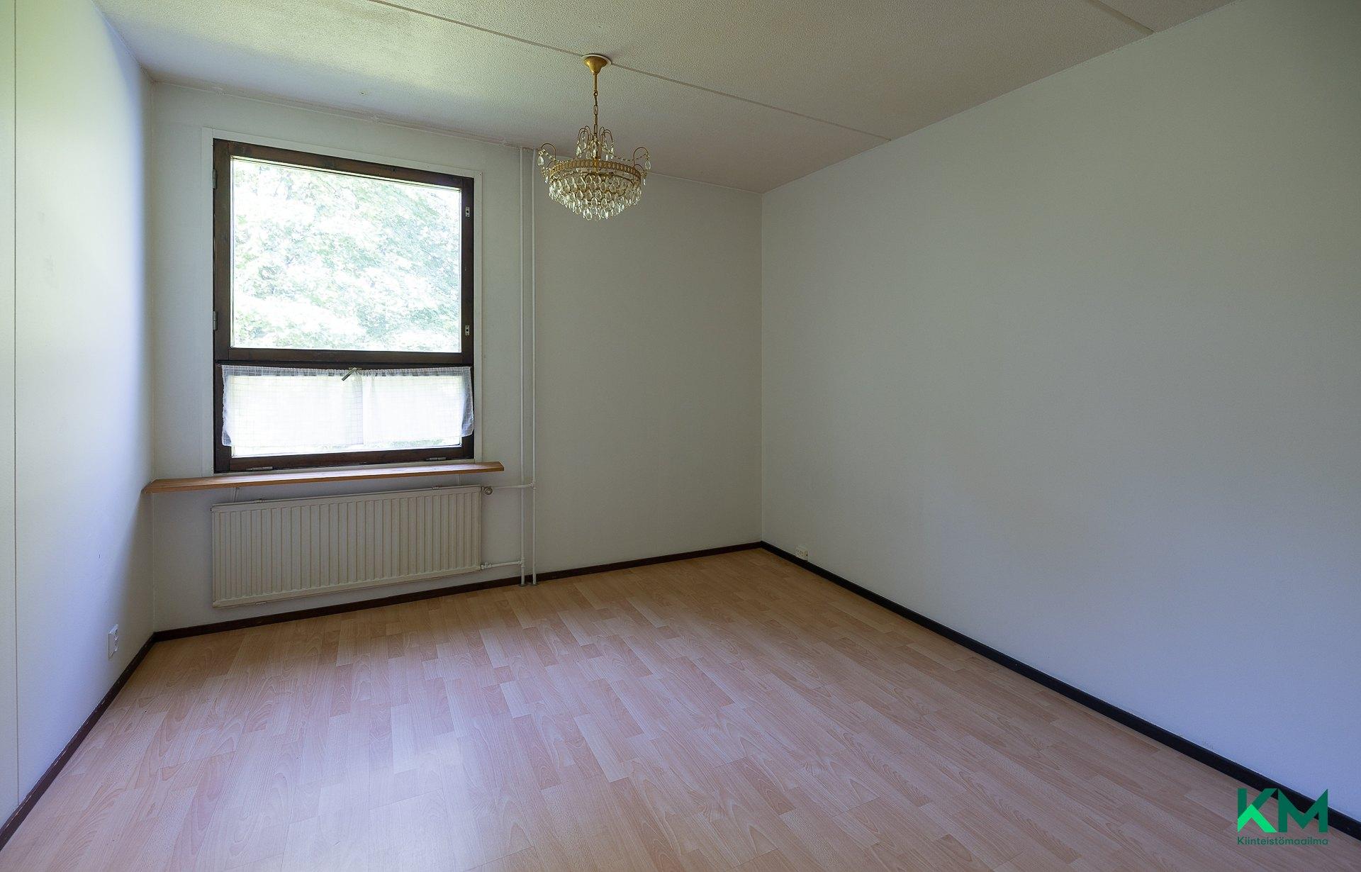 Karviaistie 14, Malmi, Helsinki