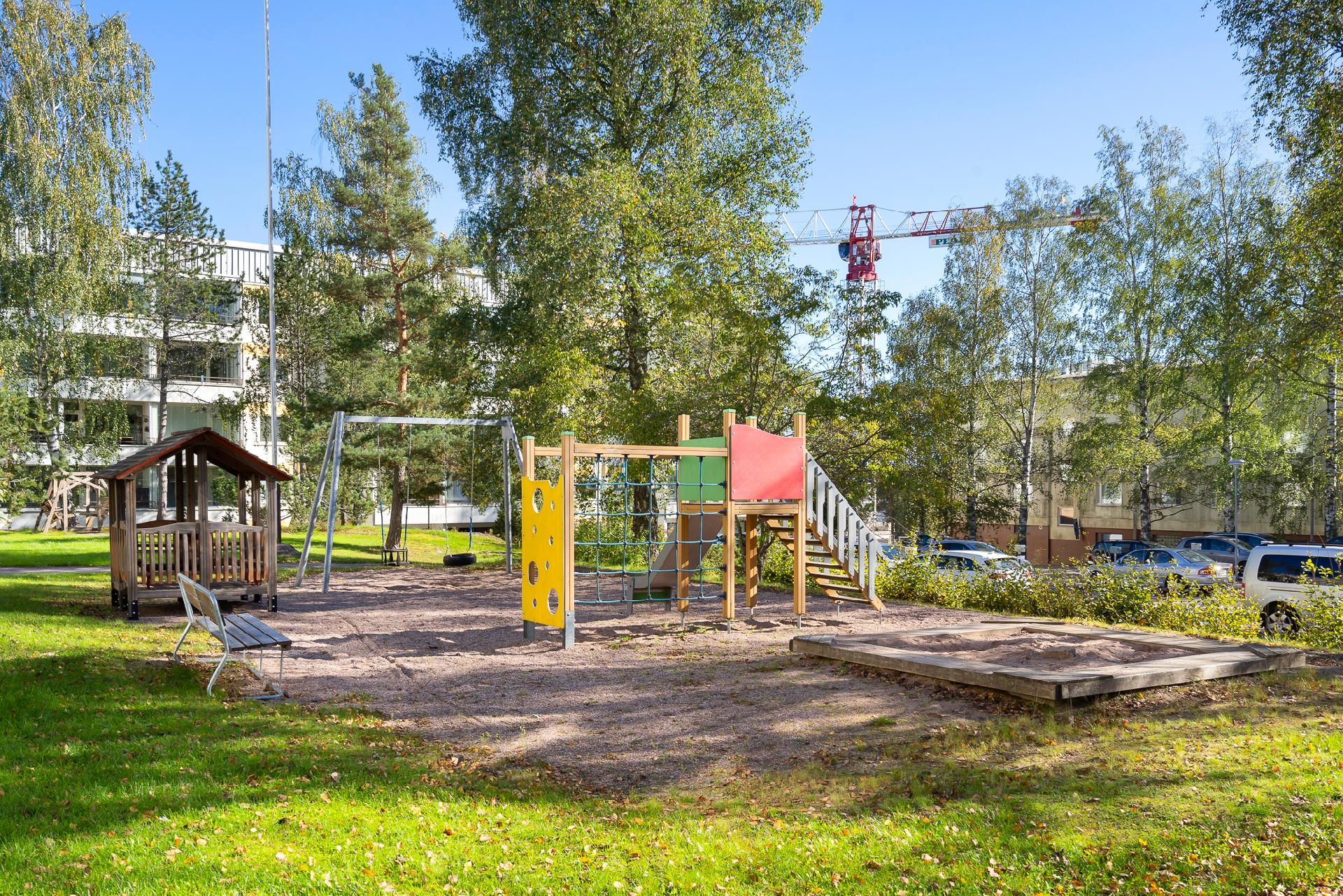 Taloyhtiön leikkipaikka