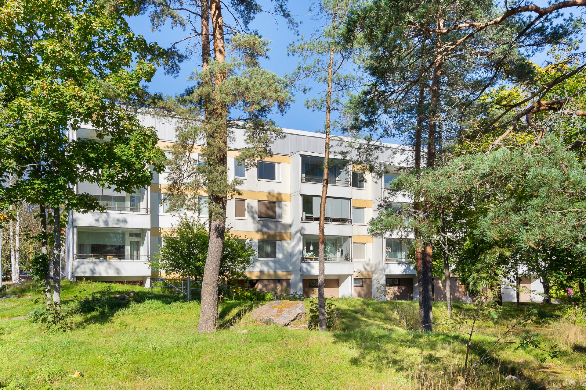 Julkisivu