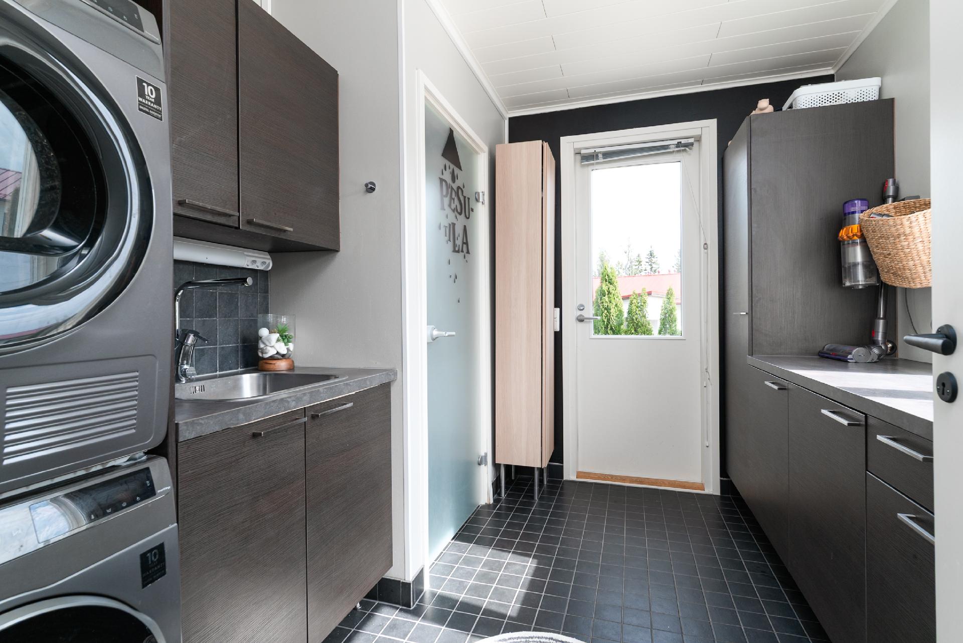 Uunikatu 28, Sääksvuori, Jyväskylä