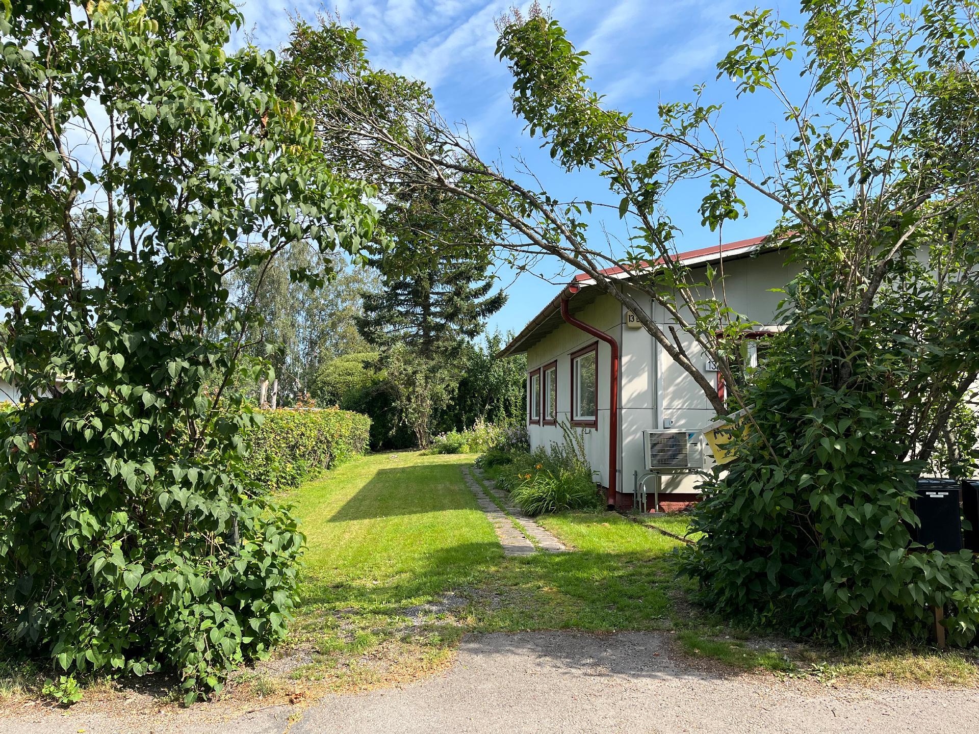 Juhannustie 13, Ala-Tikkurila, Helsinki