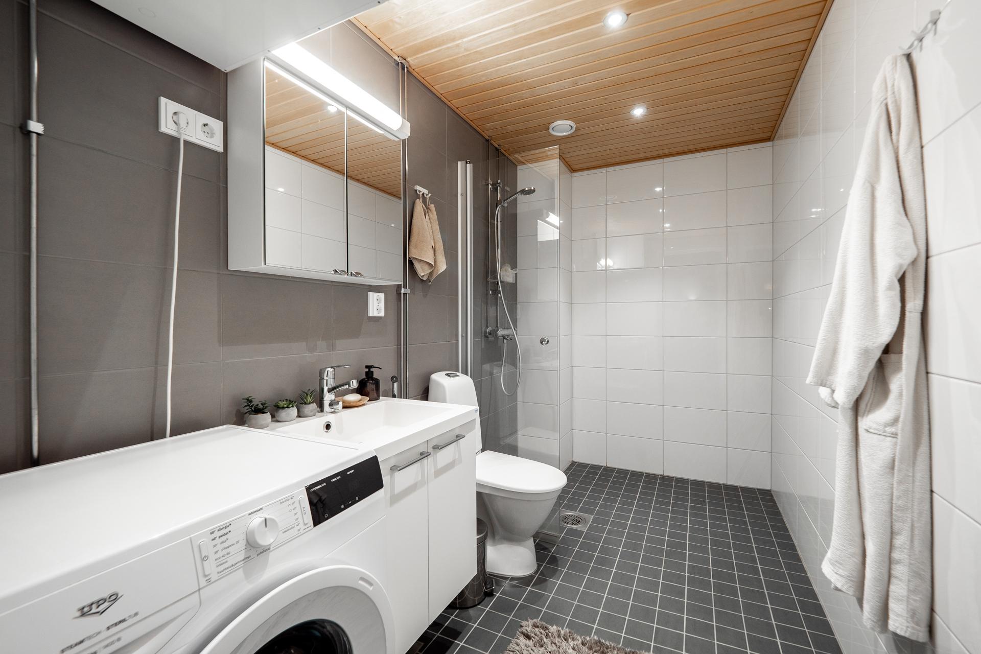 Koskitie 43, Tuira, Oulu