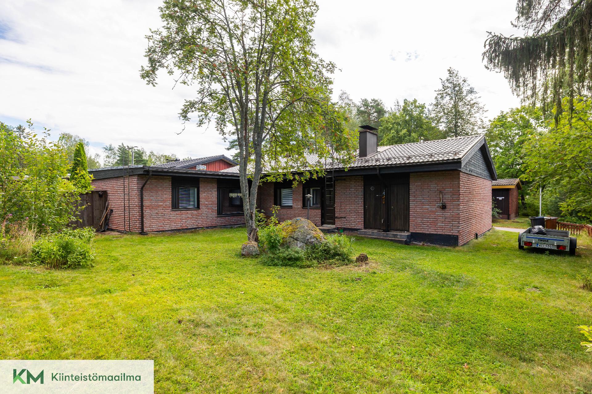 Oksapolku 1, Aittakorpi, Kotka