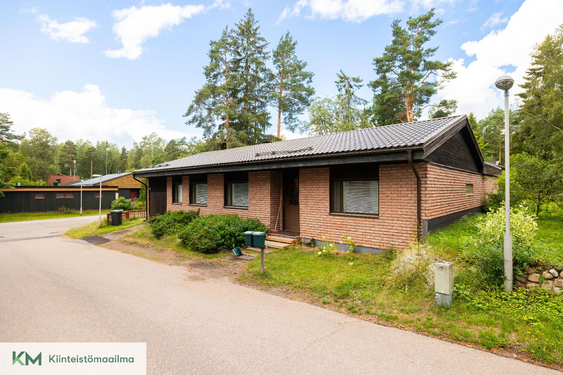 Oksapolku 1, Aittakorpi, Kotka