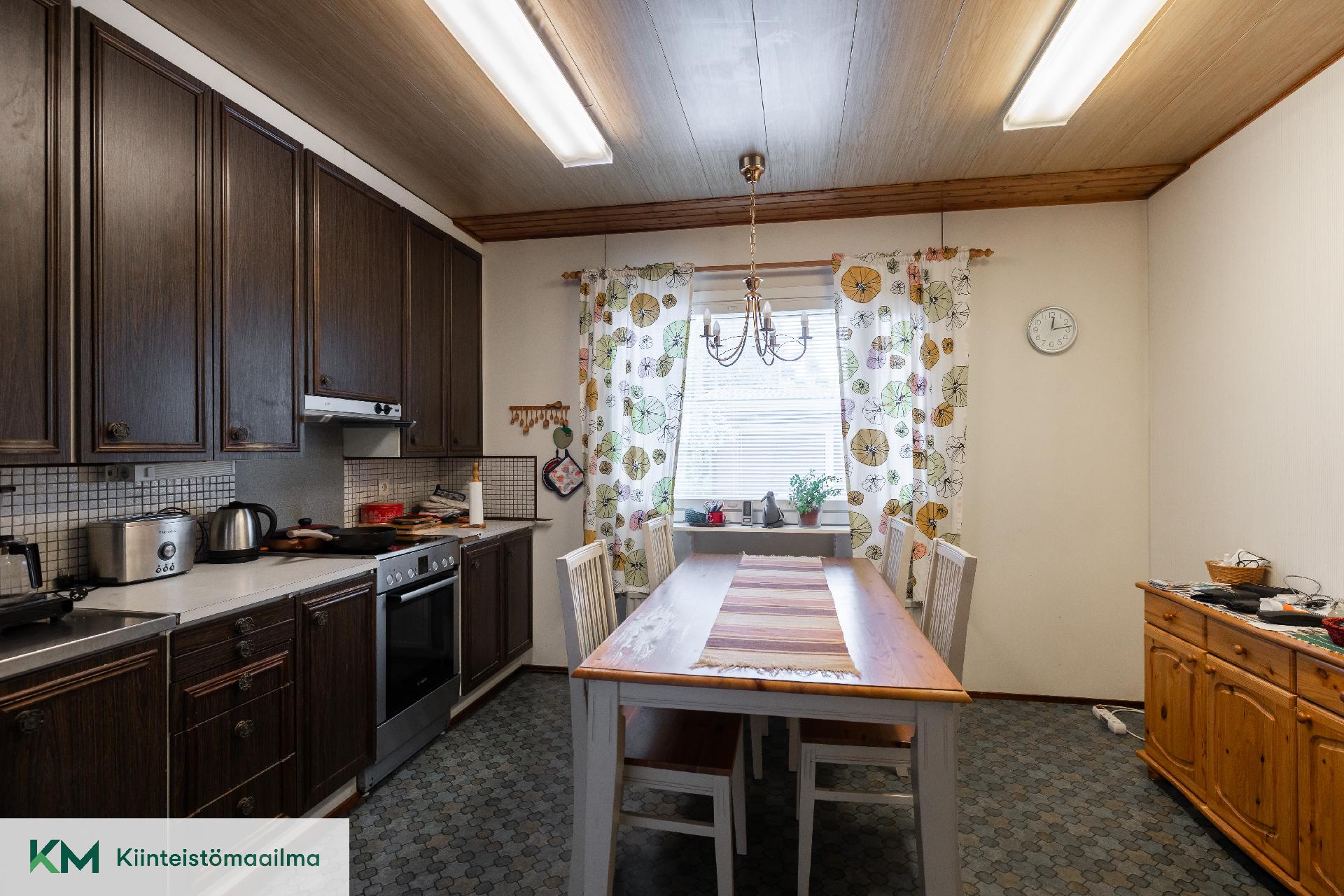 Oksapolku 1, Aittakorpi, Kotka