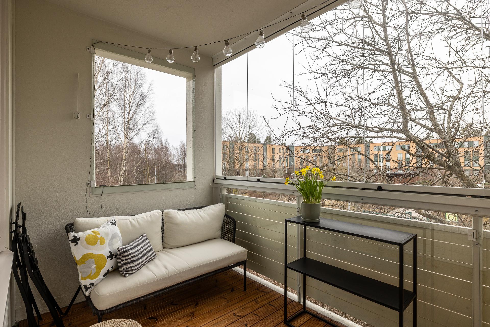 Parveke, lattialaudoitu laitettu 2019