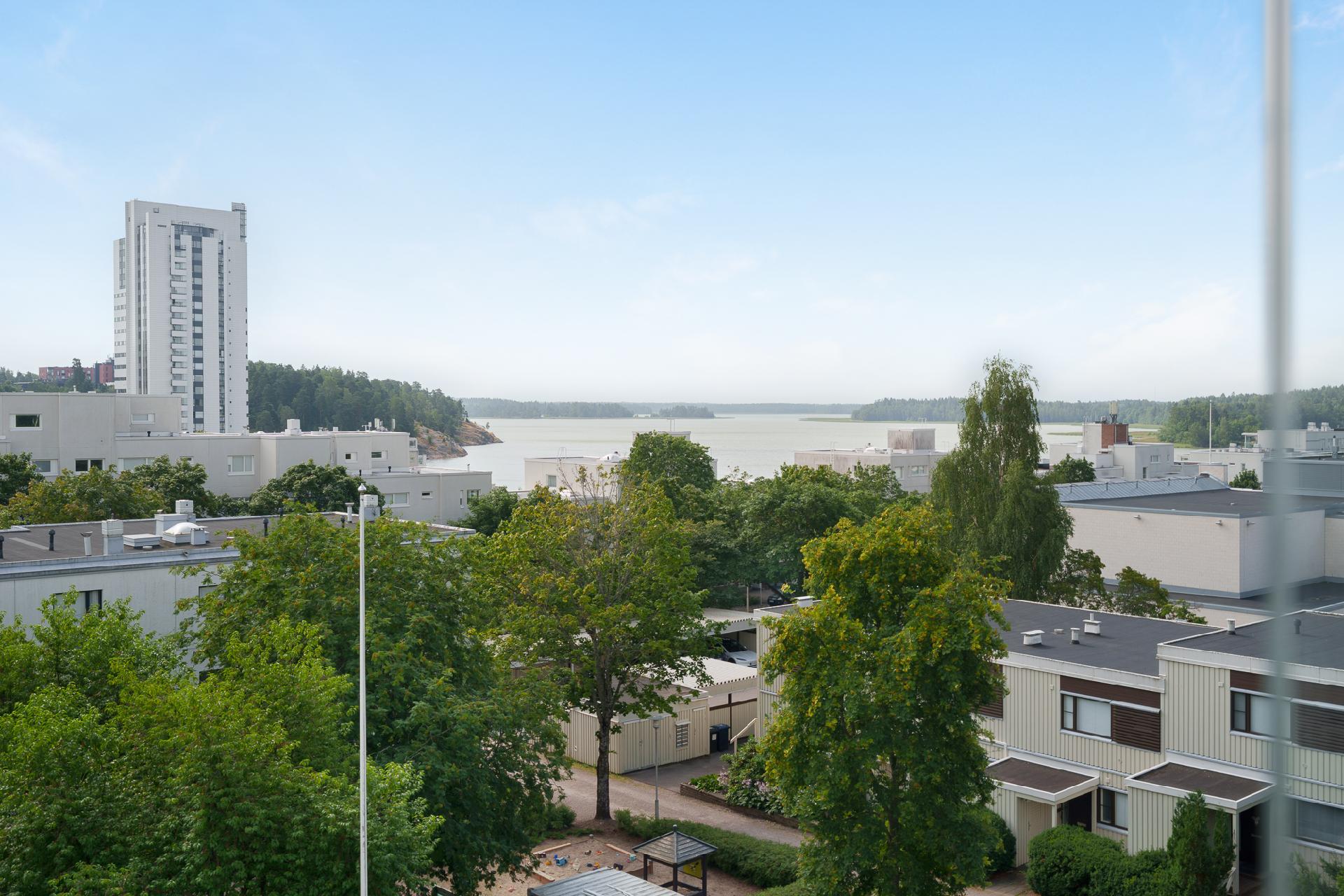 Näkymä lasitetulta parvekkeelta