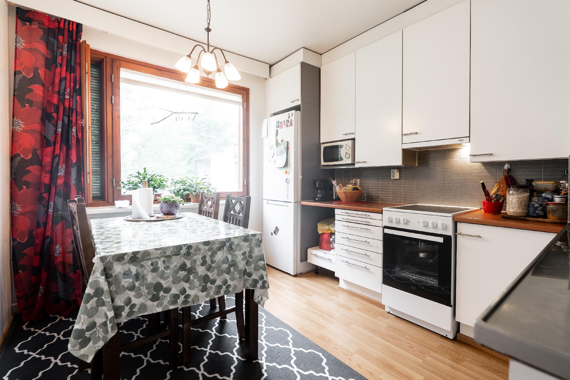 Maakotkantie 16, Kaukovainio, Oulu