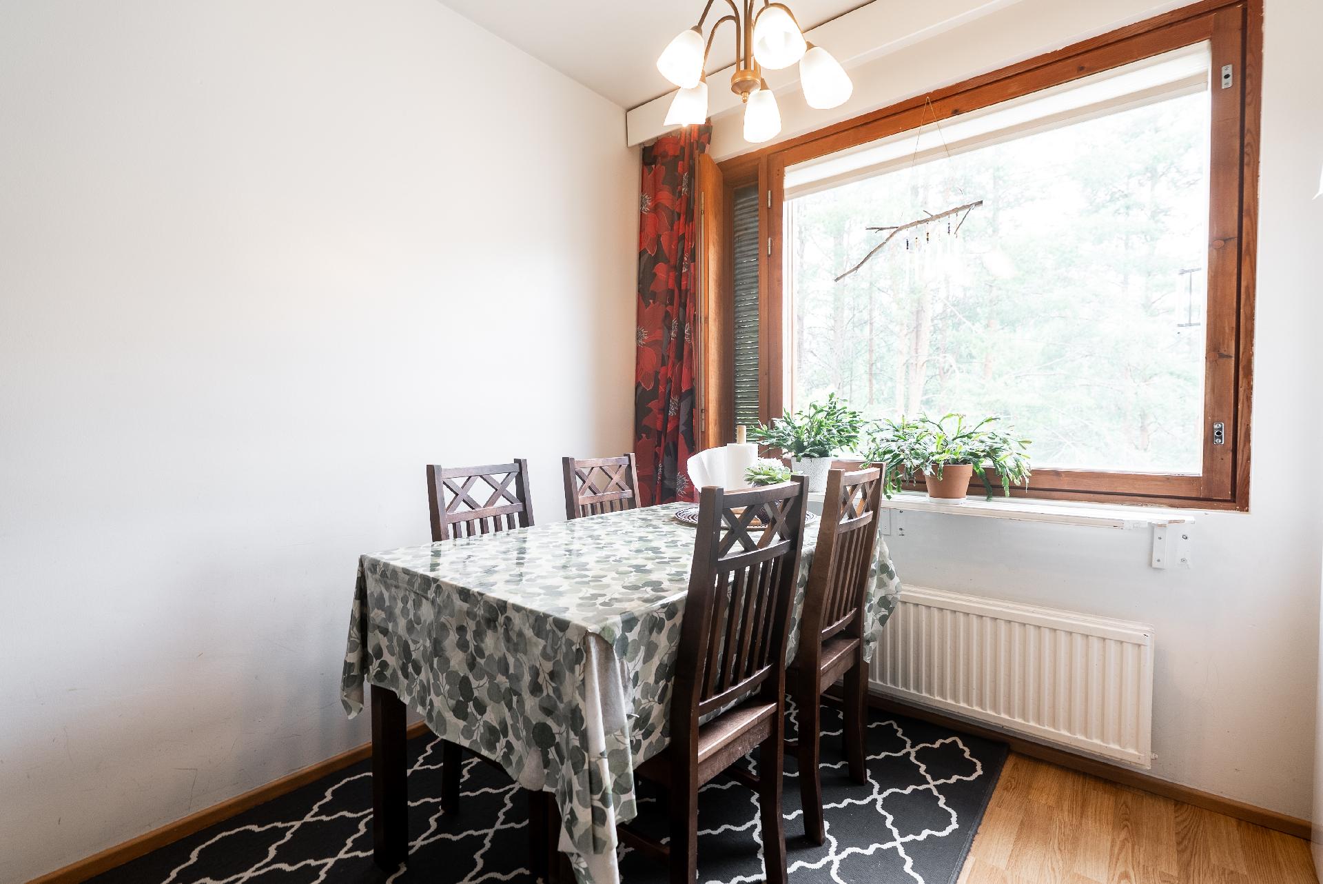 Maakotkantie 16, Kaukovainio, Oulu