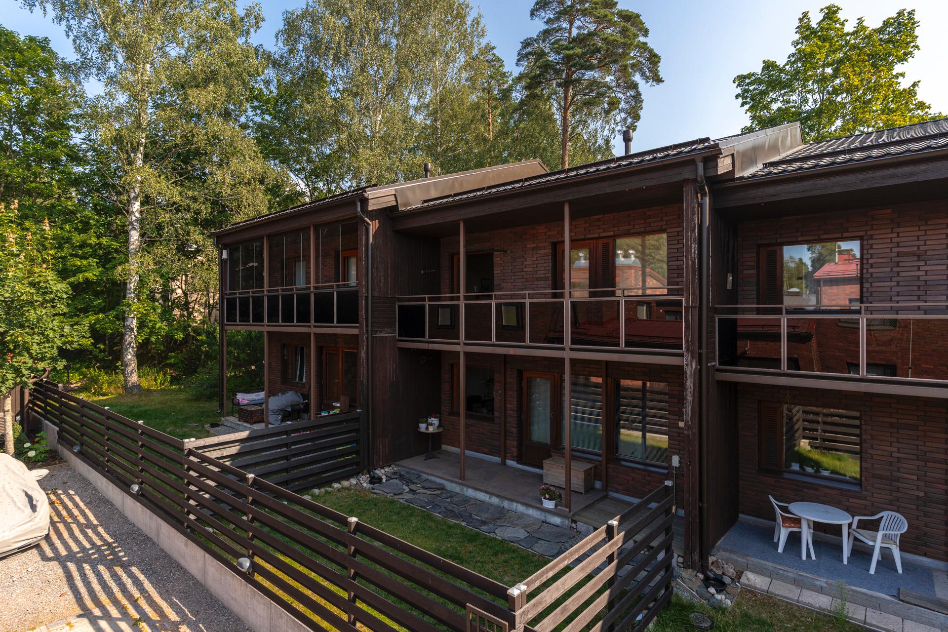 Keskimmäinen piha