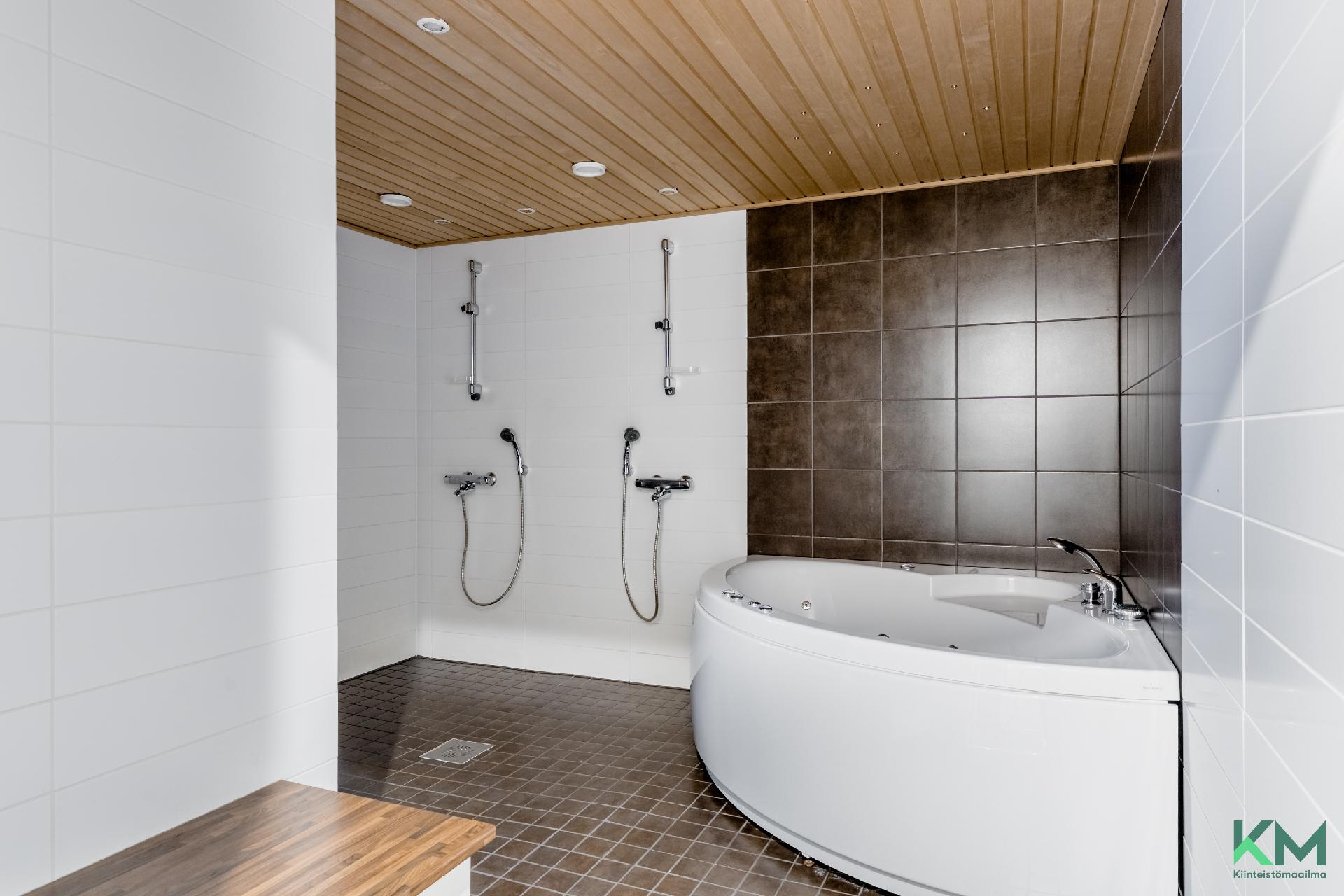 Raiviontie 3b, Paloheinä, Helsinki