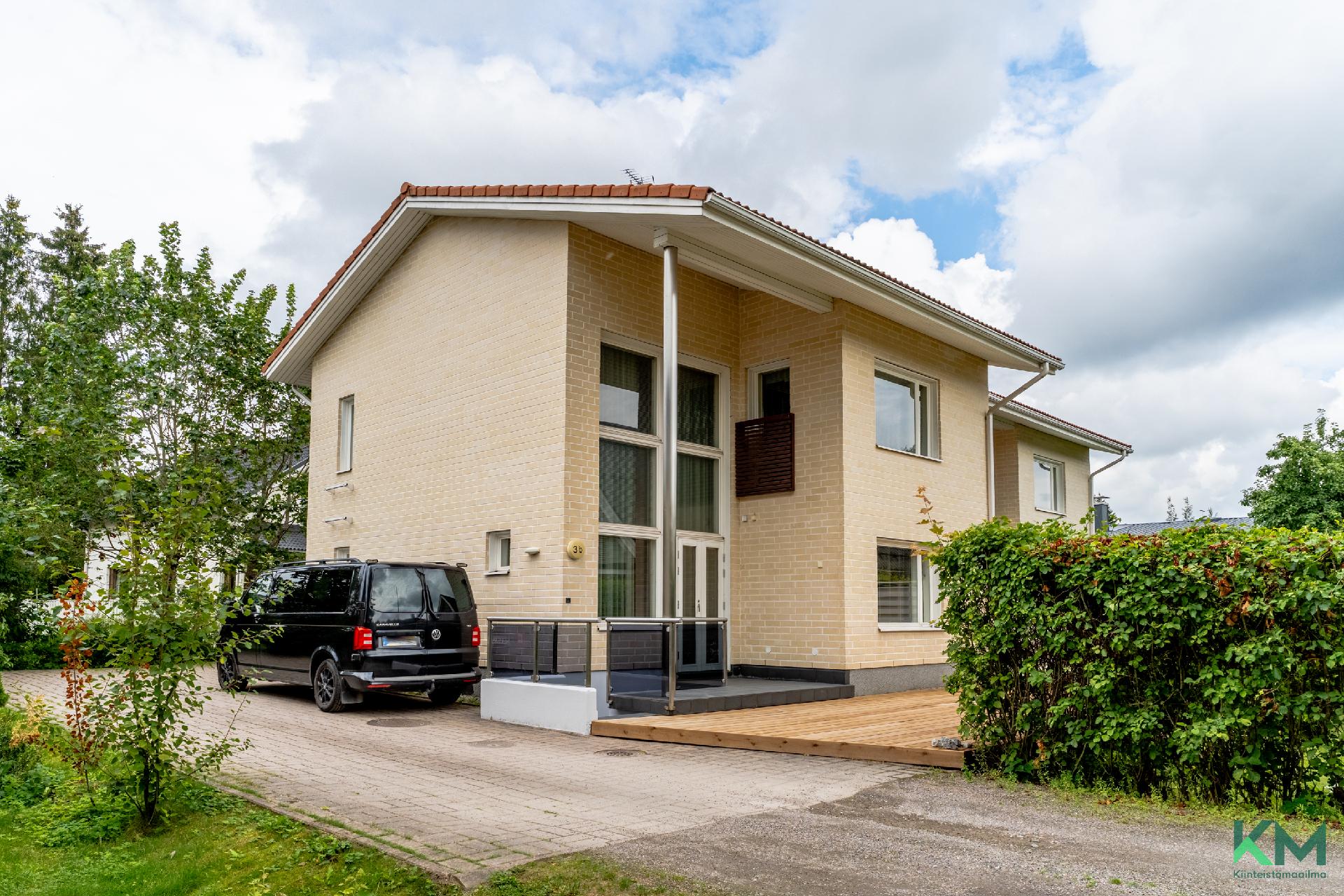 Raiviontie 3b, Paloheinä, Helsinki