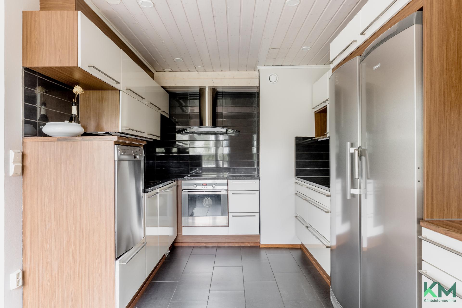 Raiviontie 3b, Paloheinä, Helsinki