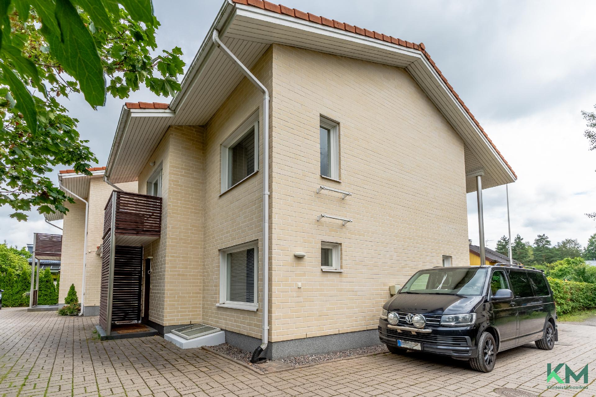 Raiviontie 3b, Paloheinä, Helsinki