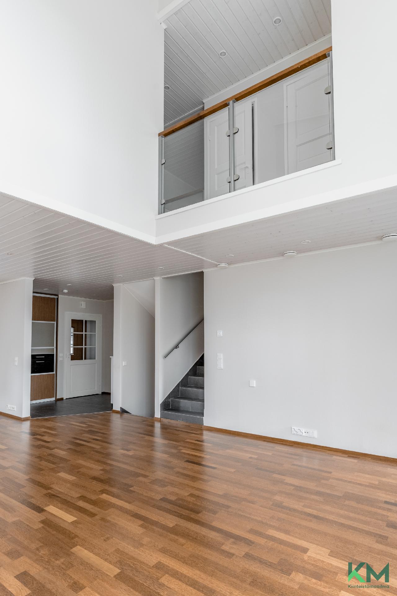 Raiviontie 3b, Paloheinä, Helsinki