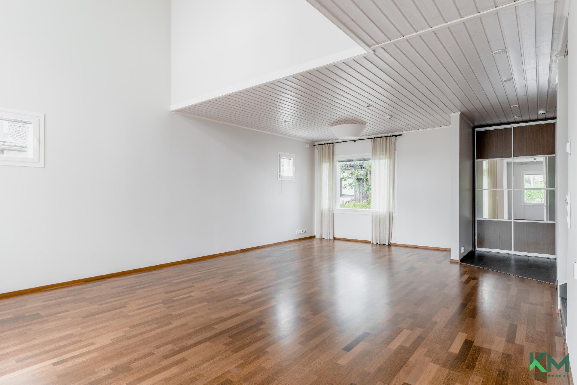 Raiviontie 3b, Paloheinä, Helsinki