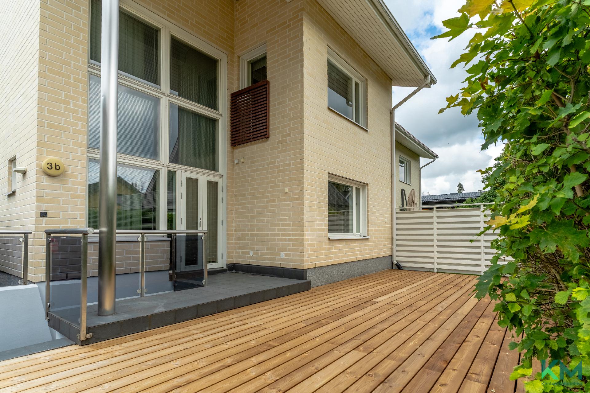 Raiviontie 3b, Paloheinä, Helsinki