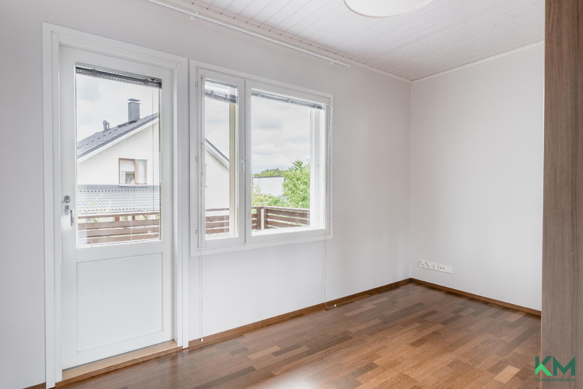 Raiviontie 3b, Paloheinä, Helsinki