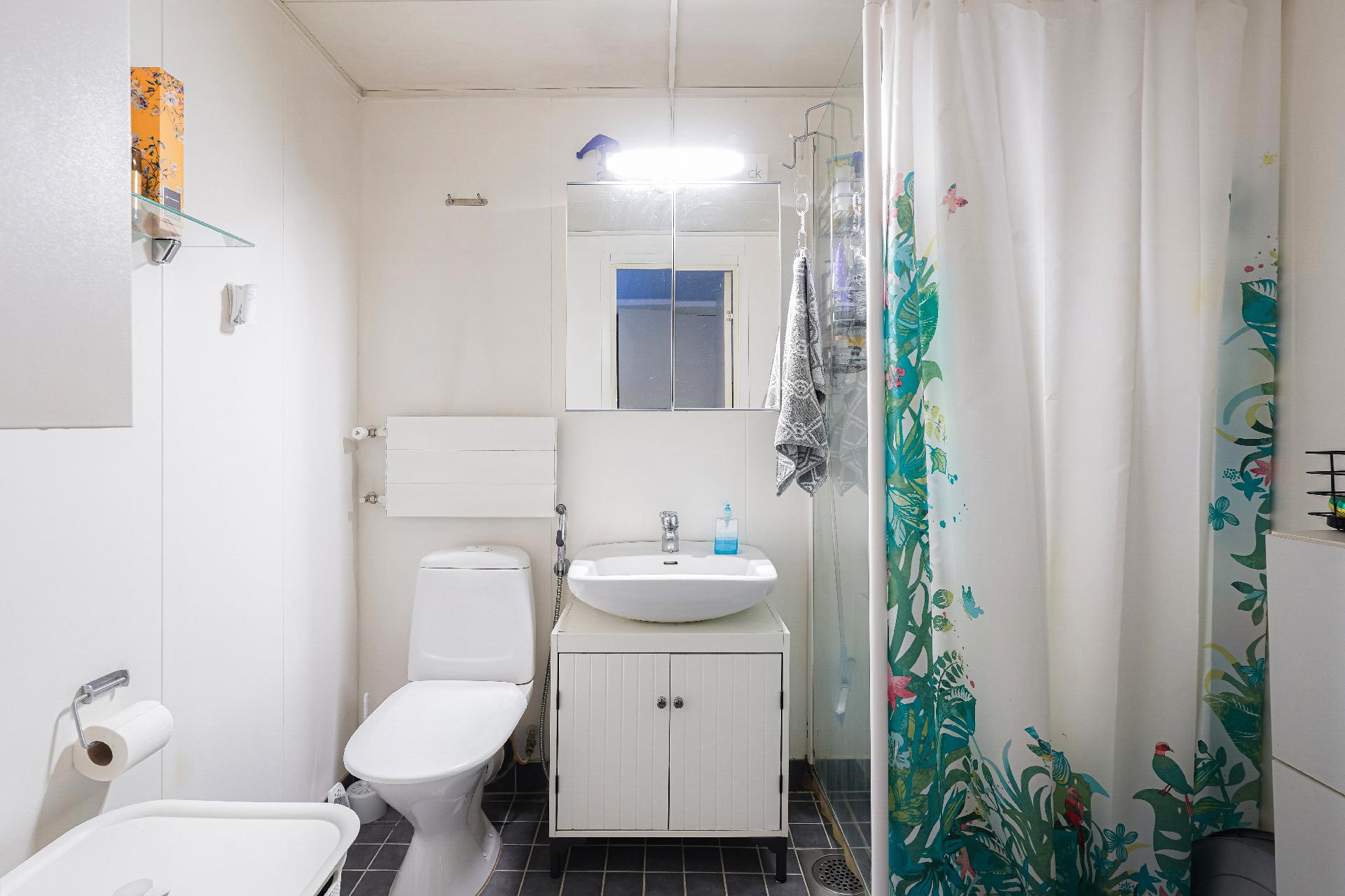 Pekanraitti 4, Malmi, Helsinki