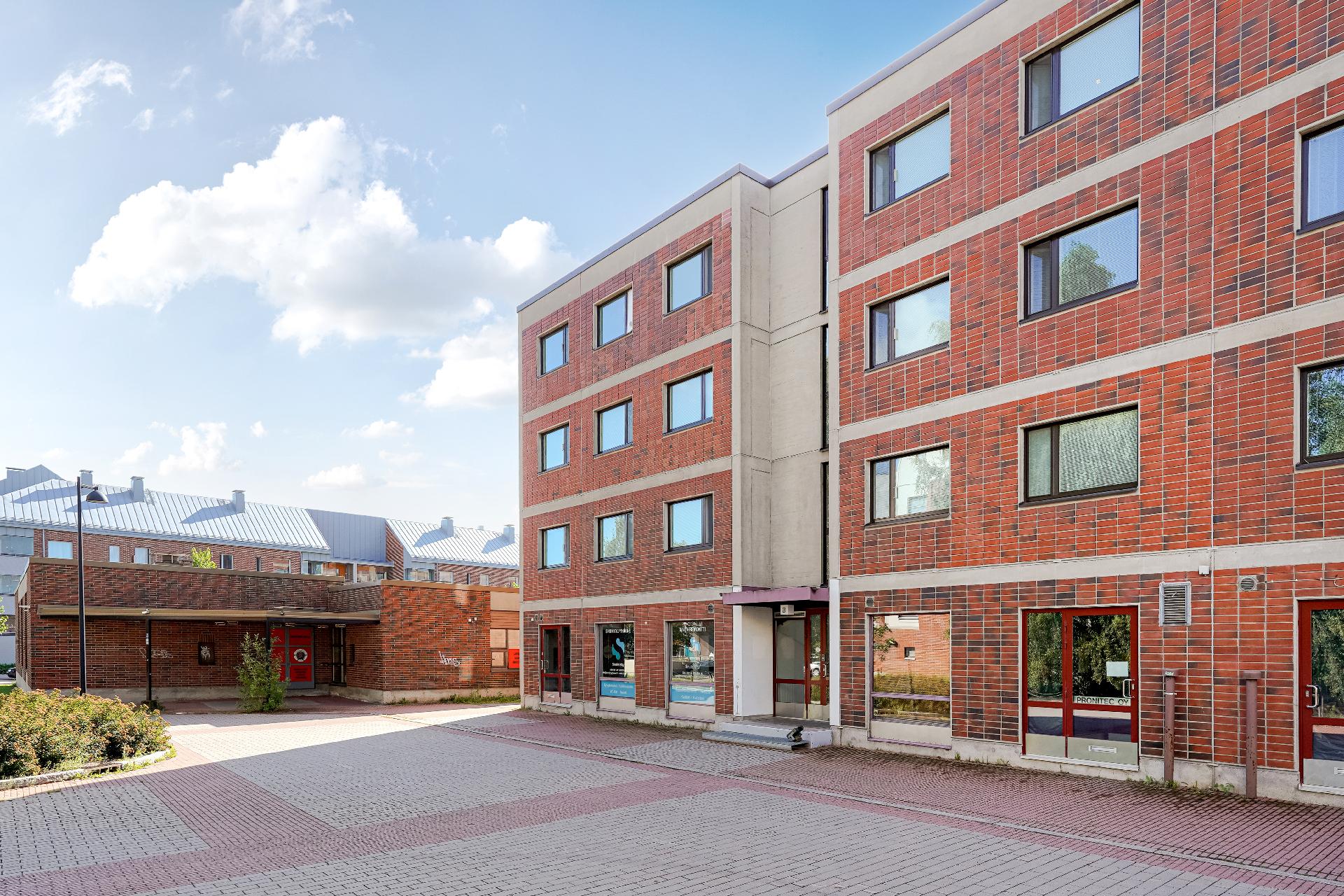 Pekanraitti 4, Malmi, Helsinki