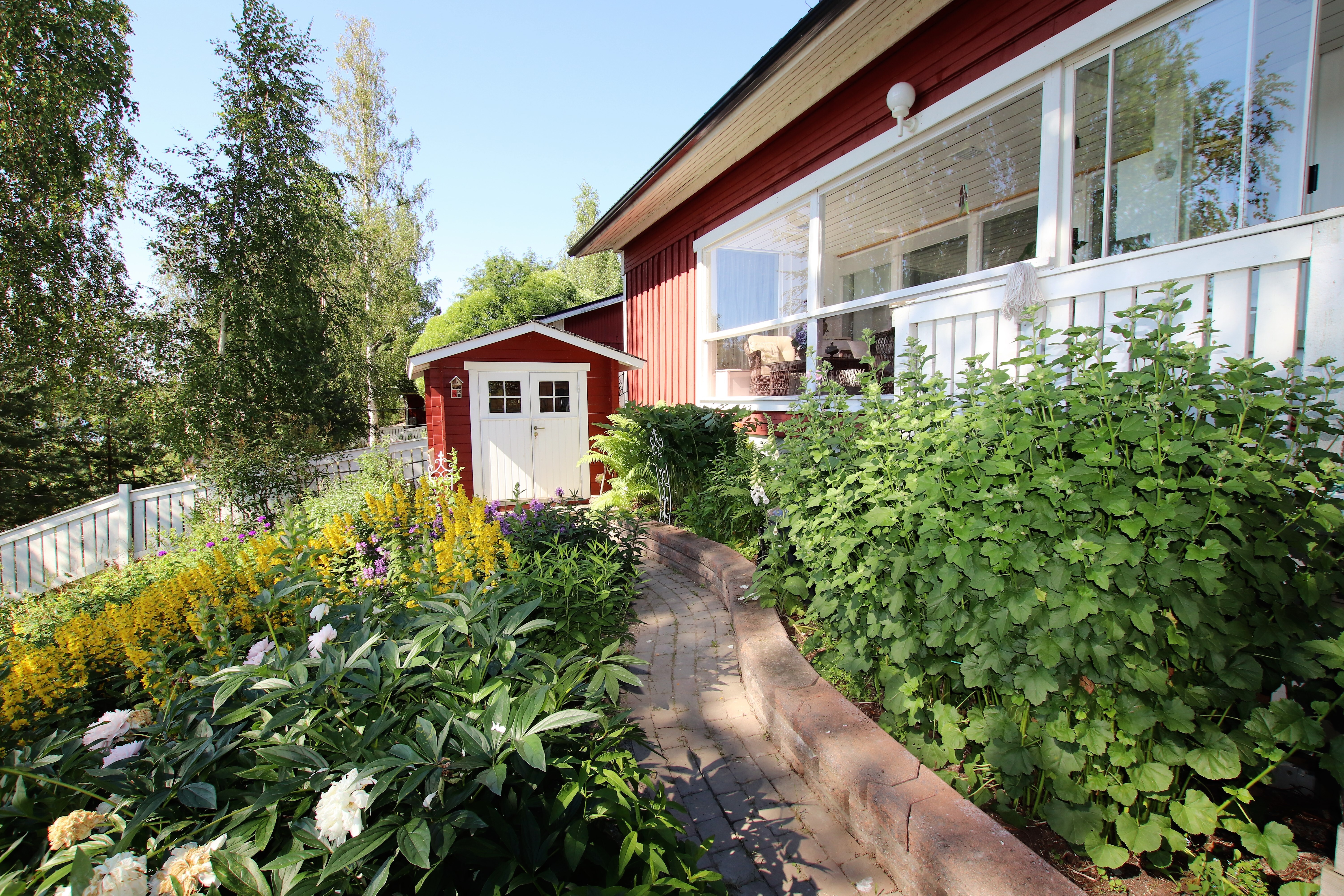 varastorakennus