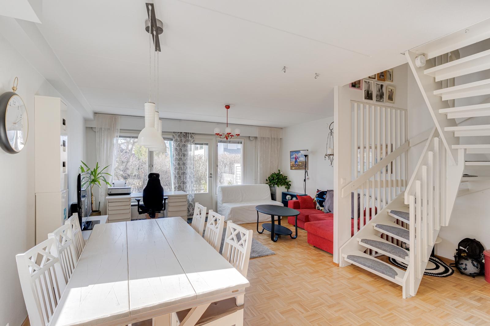 Heinäpellontie 9, Tapaninkylä, Helsinki