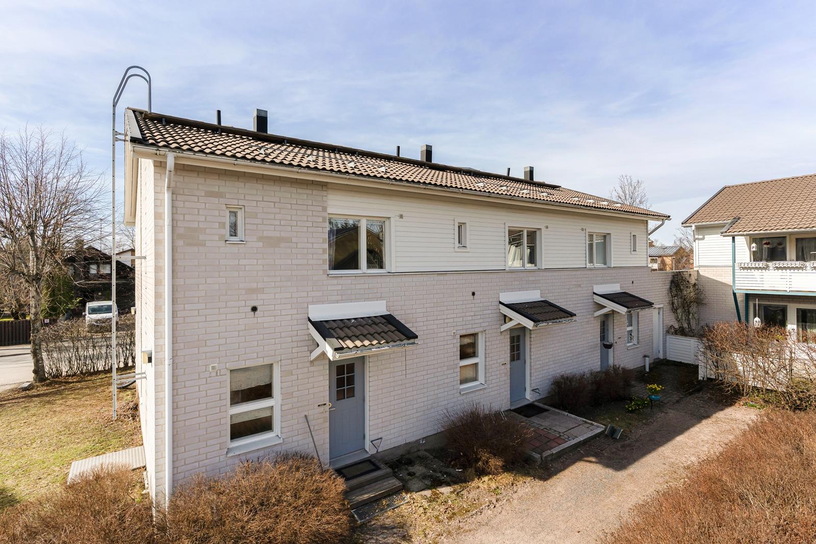 Heinäpellontie 9, Tapaninkylä, Helsinki