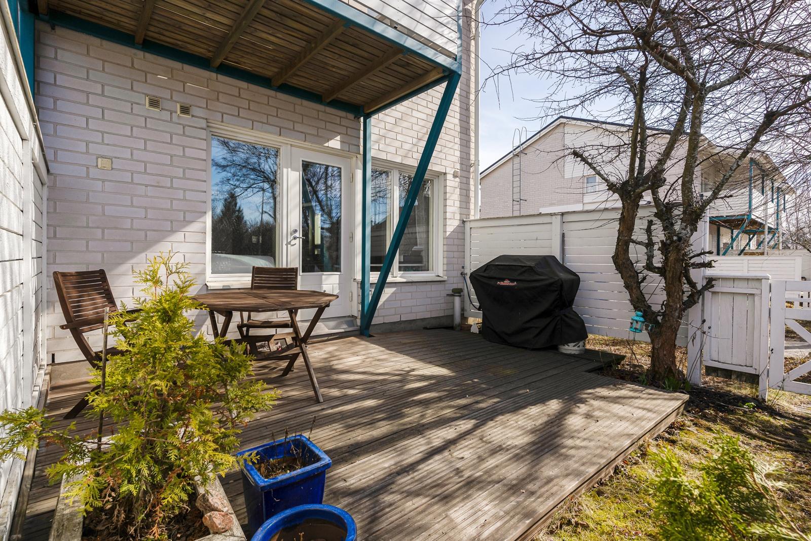 Heinäpellontie 9, Tapaninkylä, Helsinki