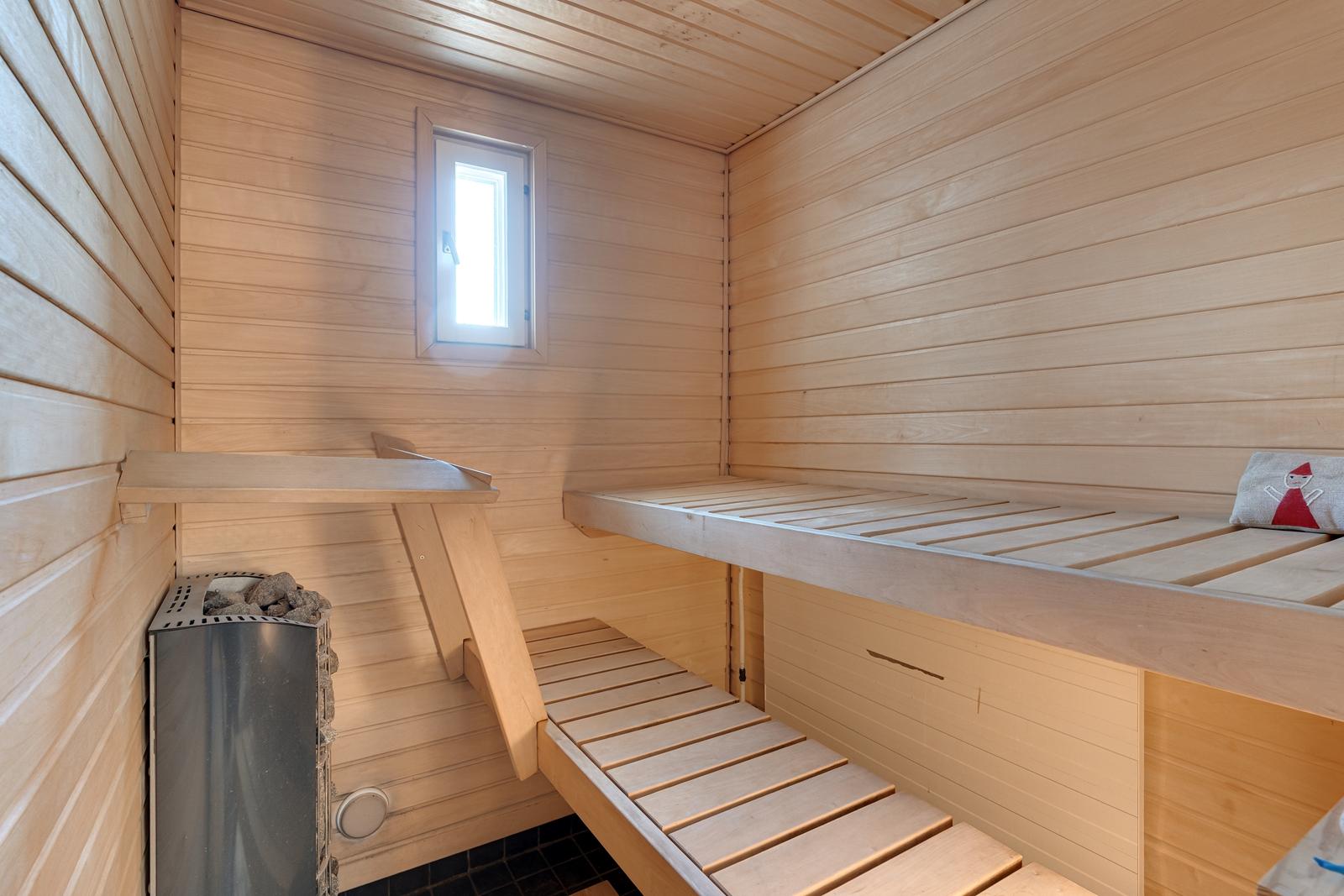 Heinäpellontie 9, Tapaninkylä, Helsinki