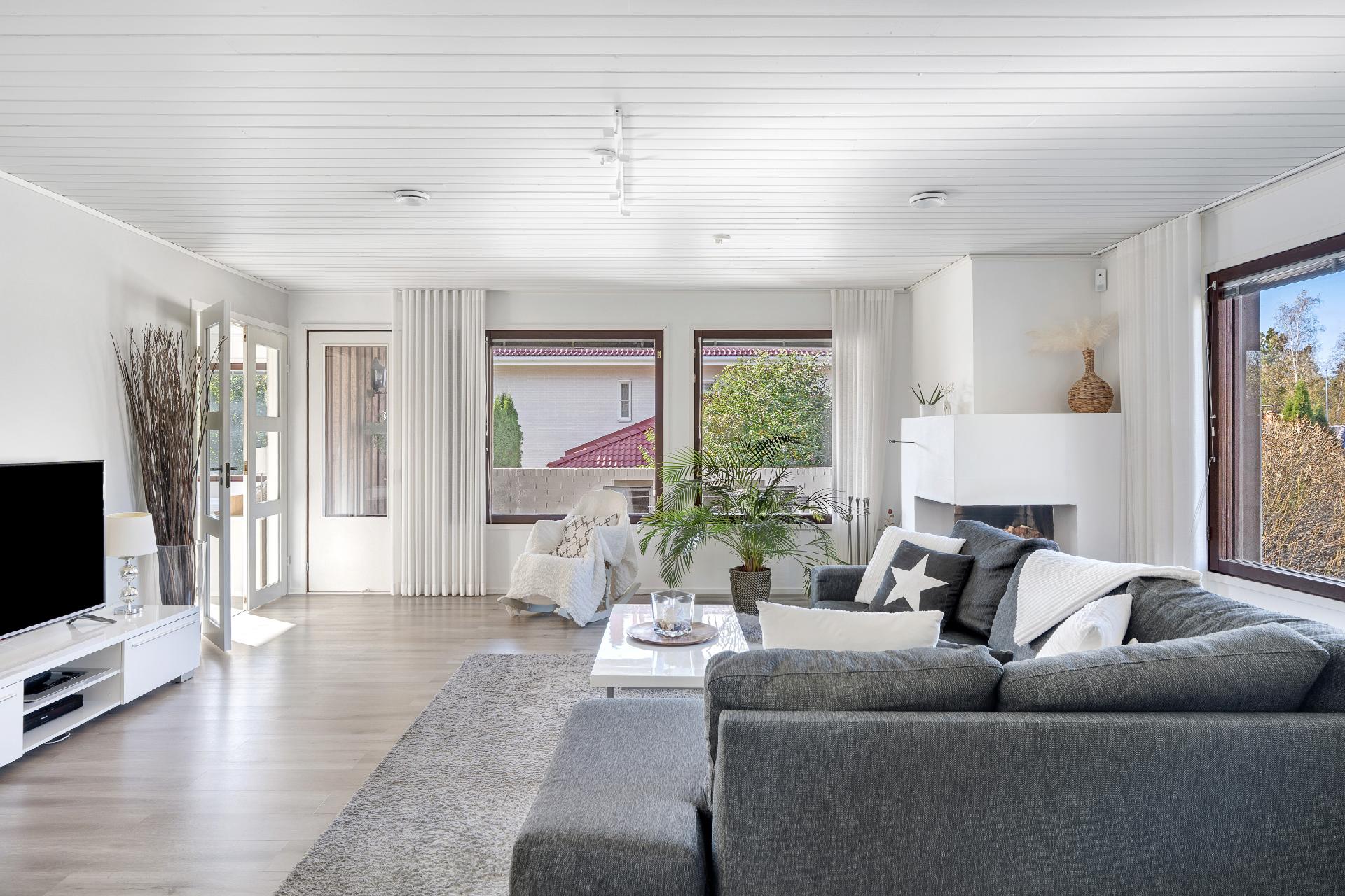 Laaksonpohjantie 15, Laaksolahti, Espoo