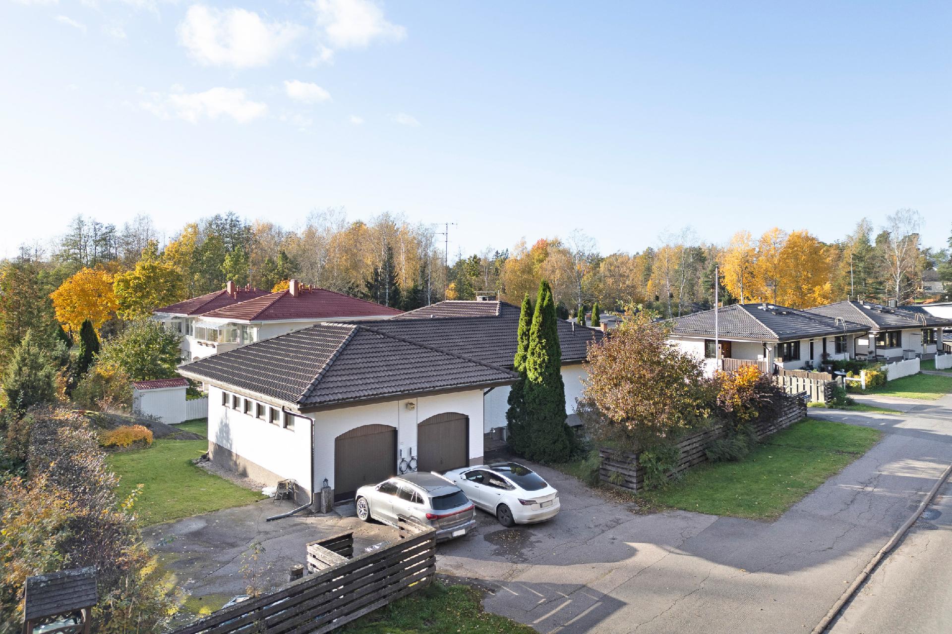 Laaksonpohjantie 15, Laaksolahti, Espoo