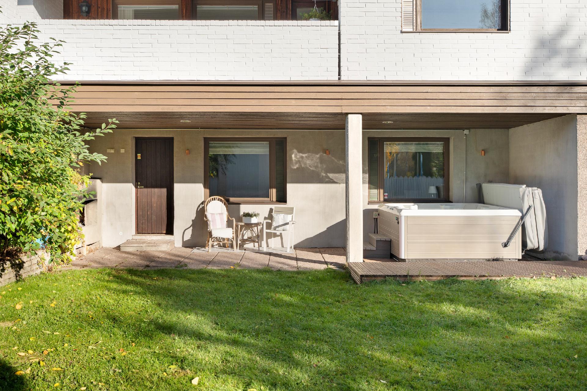 Laaksonpohjantie 15, Laaksolahti, Espoo