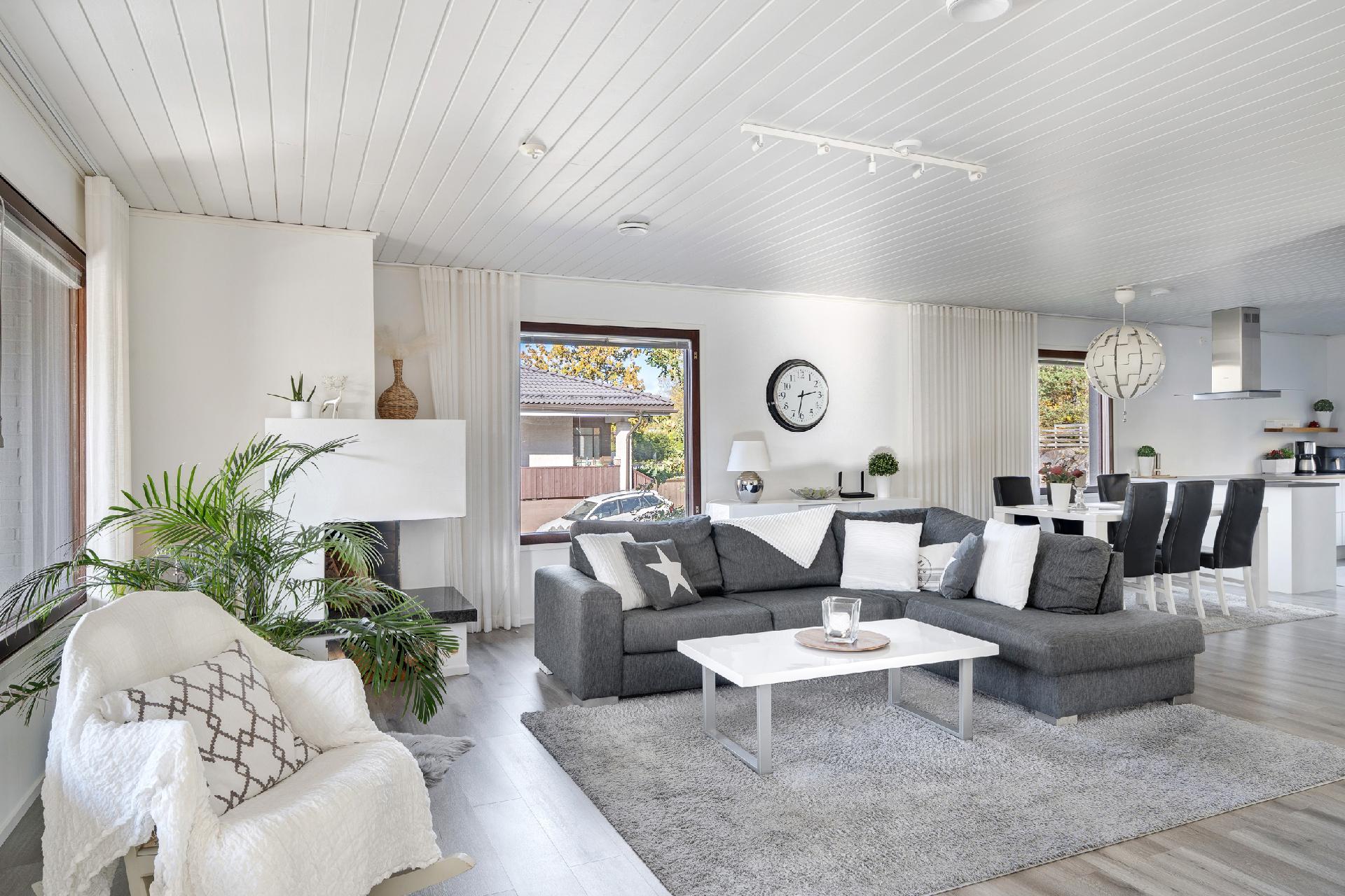 Laaksonpohjantie 15, Laaksolahti, Espoo