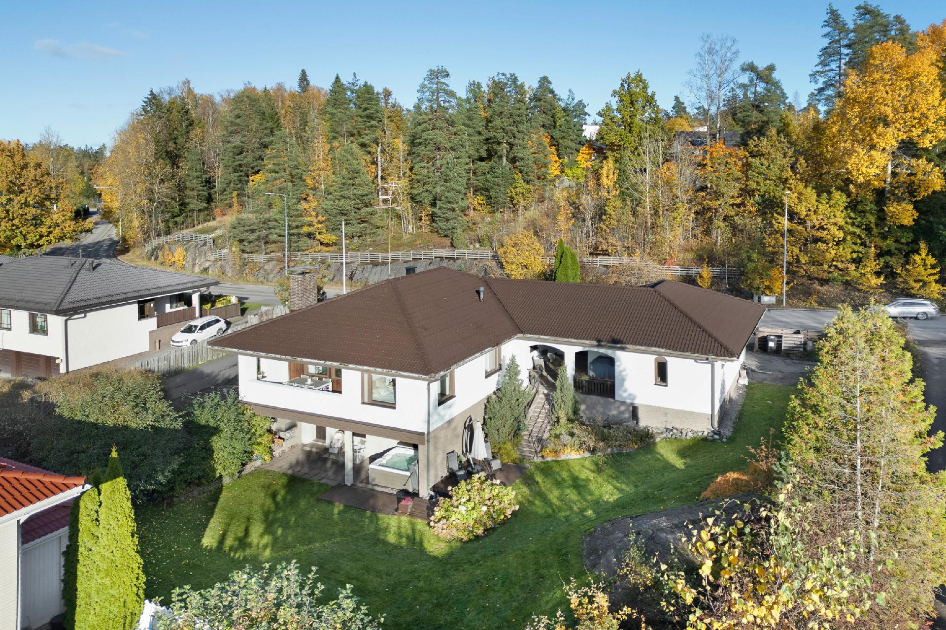 Laaksonpohjantie 15, Laaksolahti, Espoo