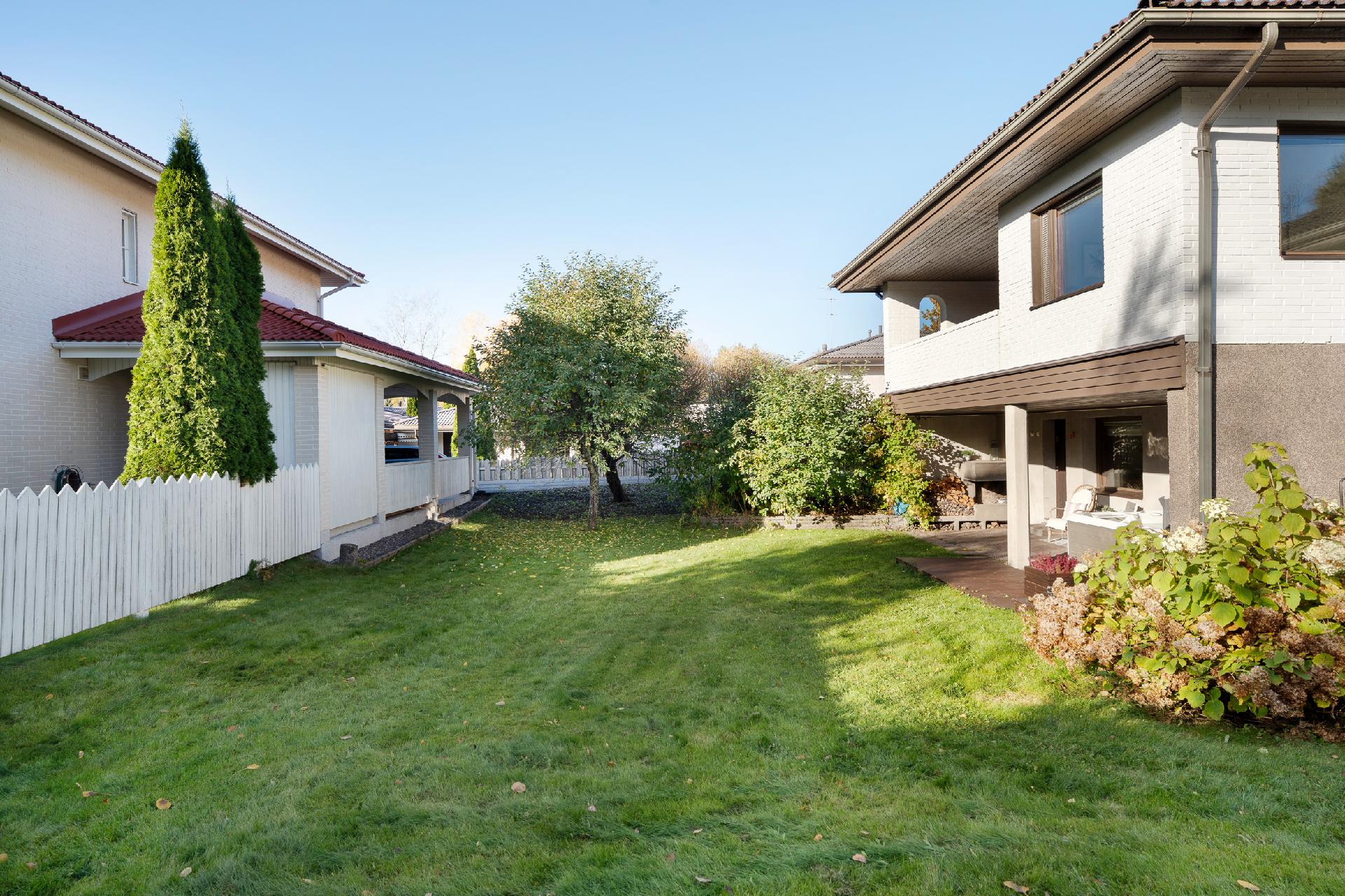 Laaksonpohjantie 15, Laaksolahti, Espoo