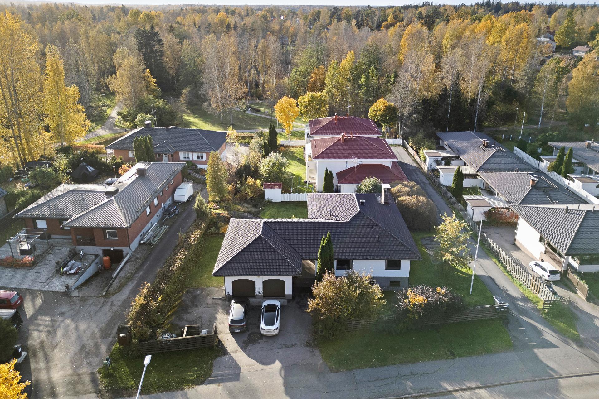 Laaksonpohjantie 15, Laaksolahti, Espoo