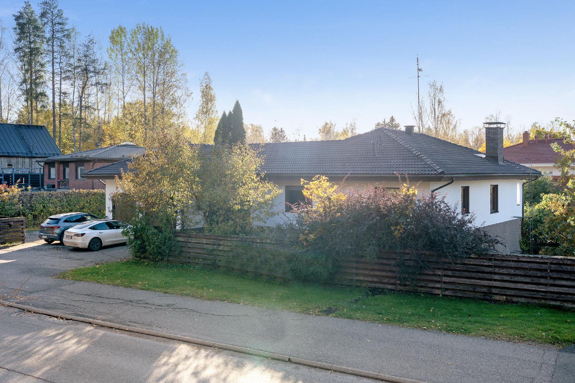 Laaksonpohjantie 15, Laaksolahti, Espoo