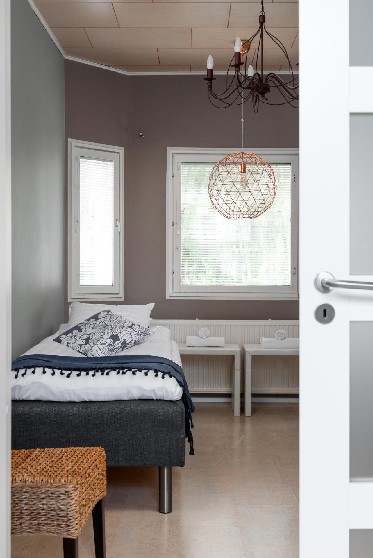 Yläkerran 2. makuuhuone