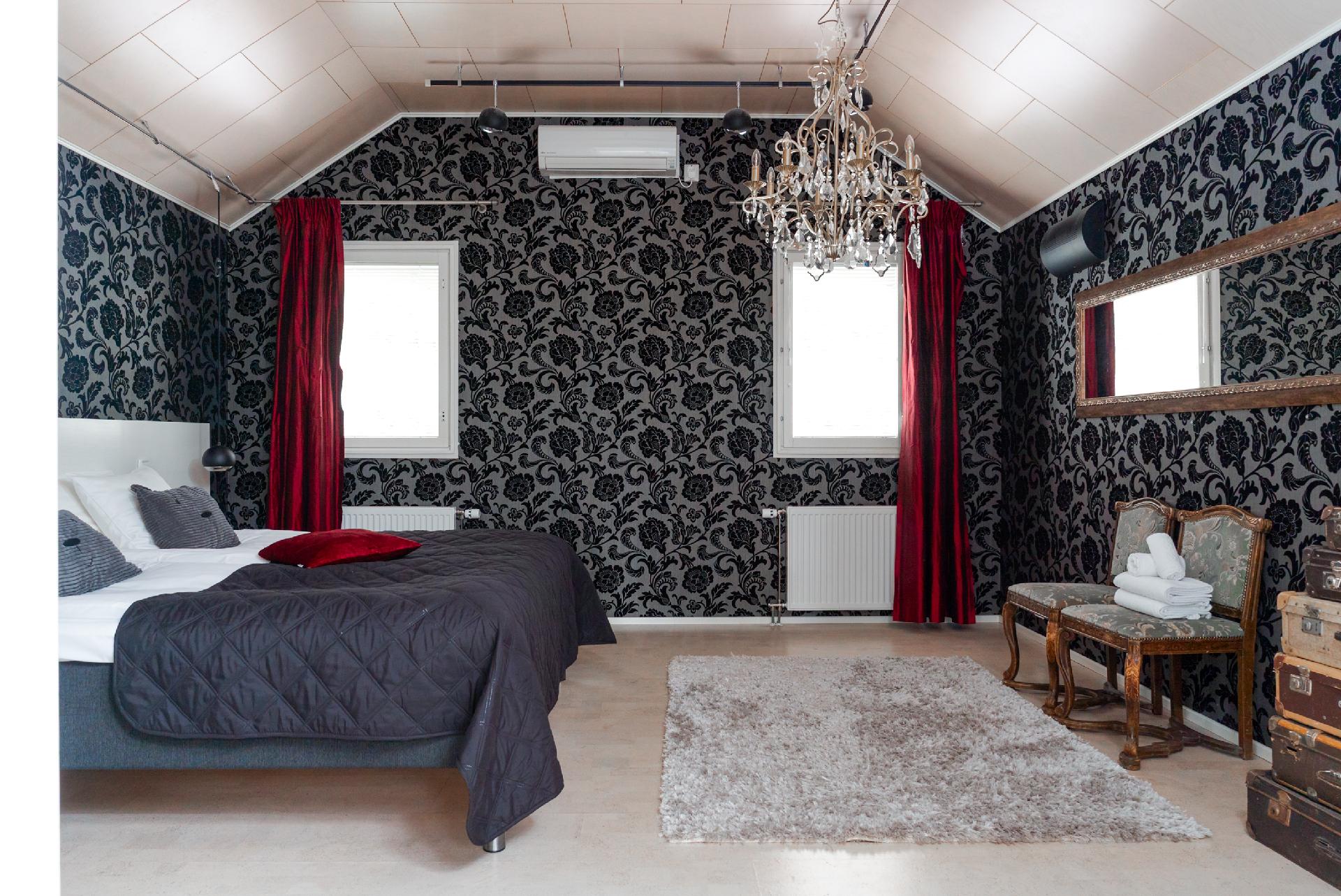 Yläkerran 1. makuuhuone