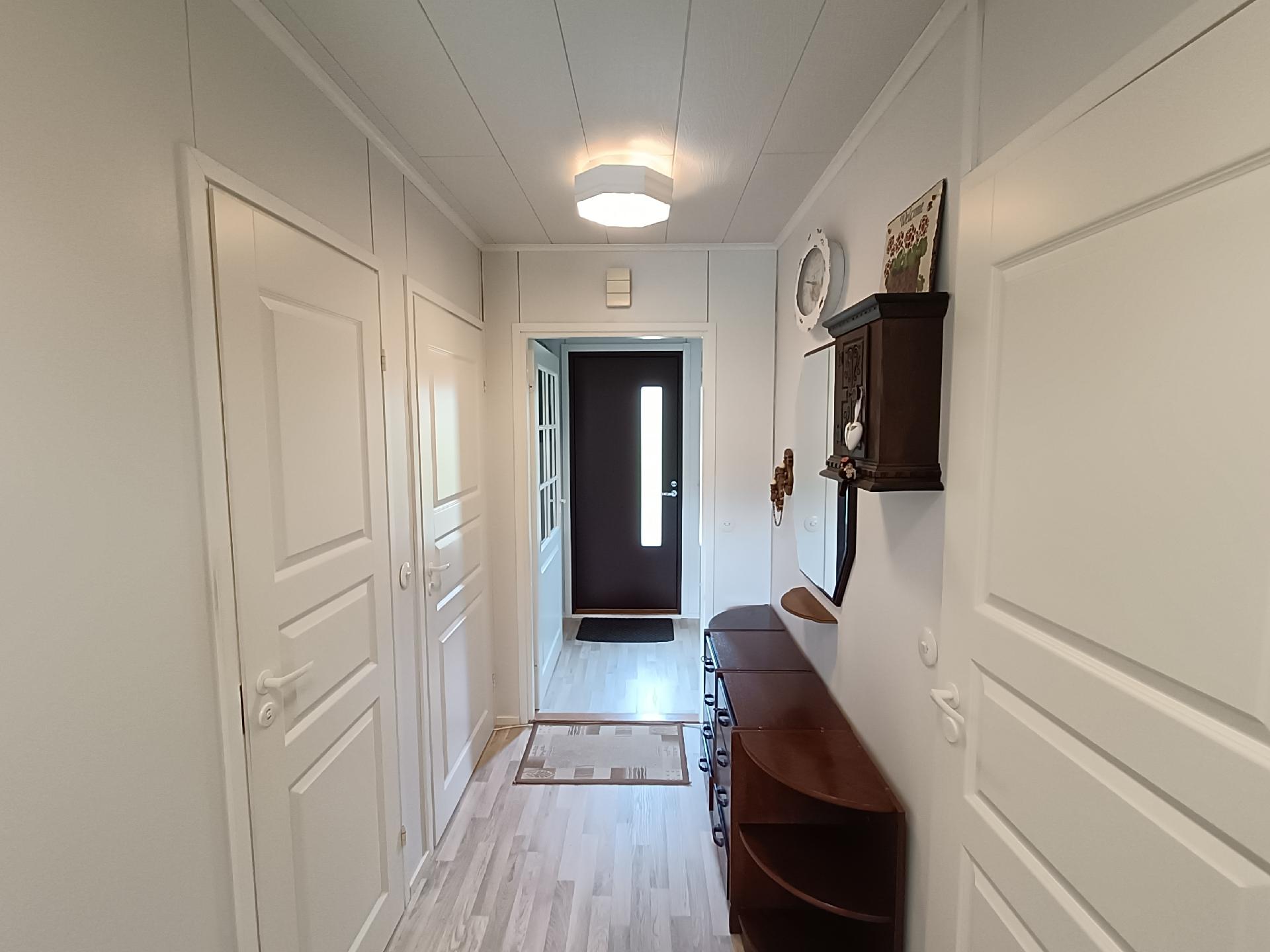 Koulutie 11, Hirvensalmi