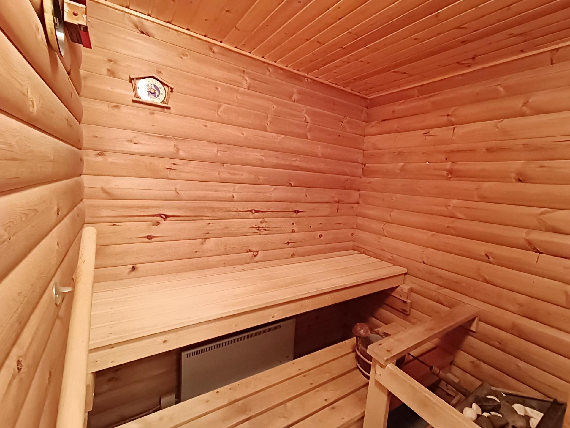 Koulutie 11, Hirvensalmi