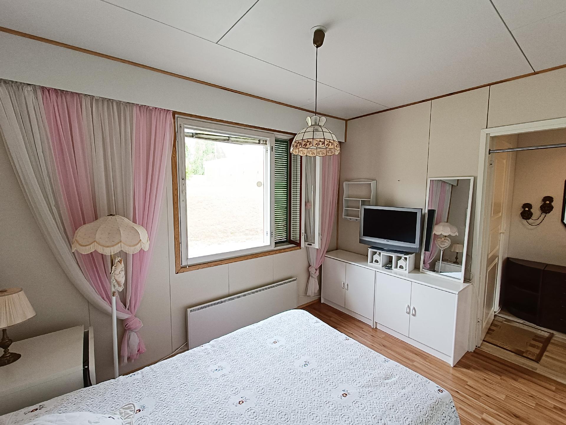 Koulutie 11, Hirvensalmi