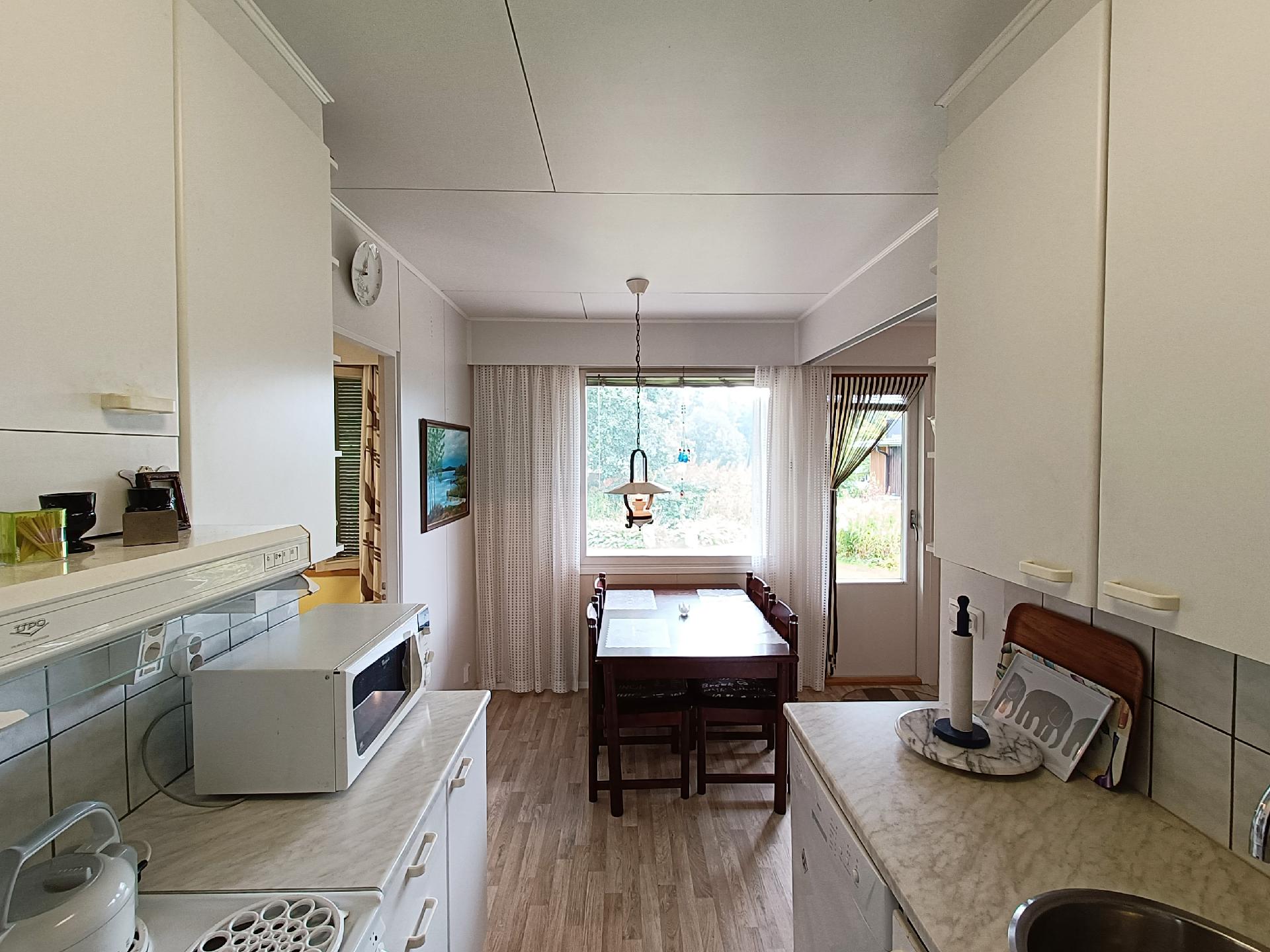 Koulutie 11, Hirvensalmi