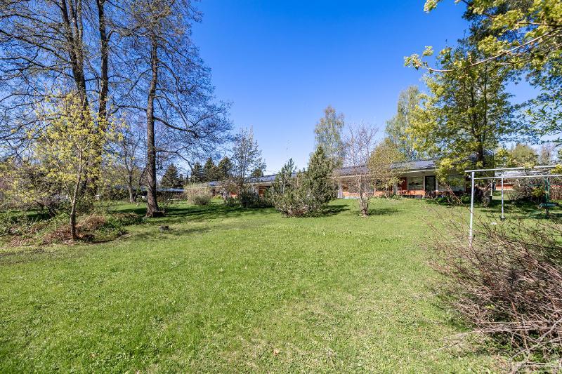 Koulutie 11, Hirvensalmi